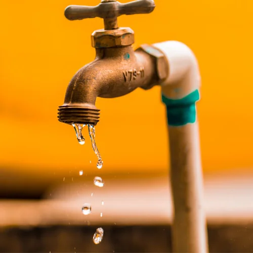 Diferencias entre agua potable y agua purificada para beber
